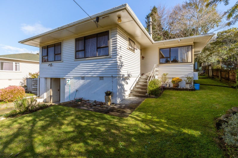 21 Elizabeth Place, Ferndale, New Plymouth - Carousel 1