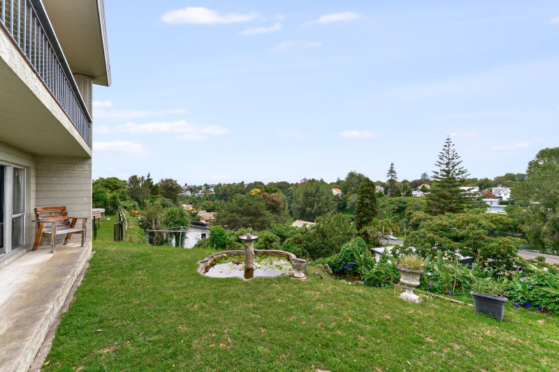 10A Little London Lane, Hamilton Central, Hamilton - Carousel 2