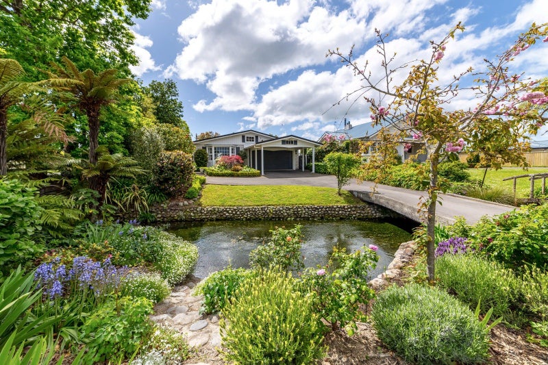 32 Essex Street, Masterton - Carousel 1