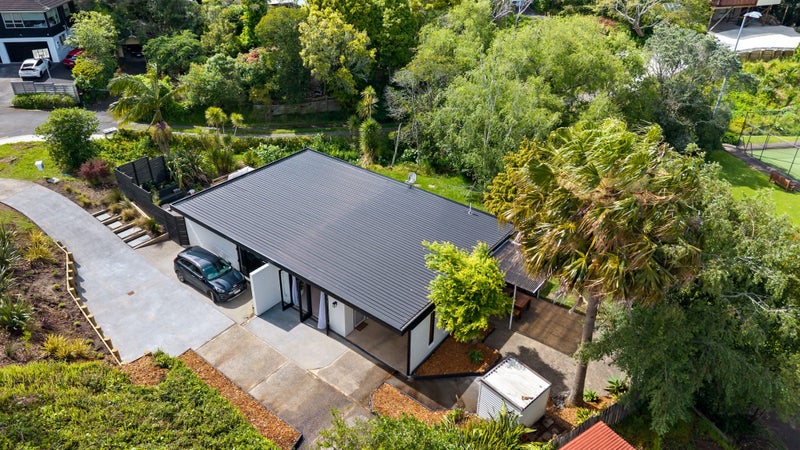 2/13 Kororo Street, Northcote, Auckland - Carousel 1