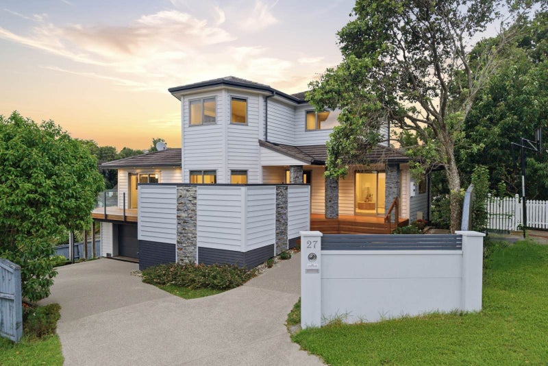 27 Mulgan Way, Browns Bay, Auckland - Carousel 1