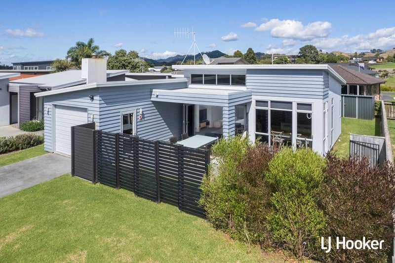 8A Reo Crescent, Waihi Beach, Waihi Beach - Carousel 1