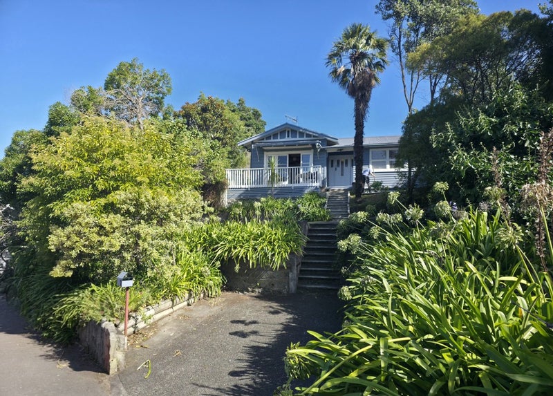 2 Harvey Road, Bluff Hill, Napier - Carousel 21