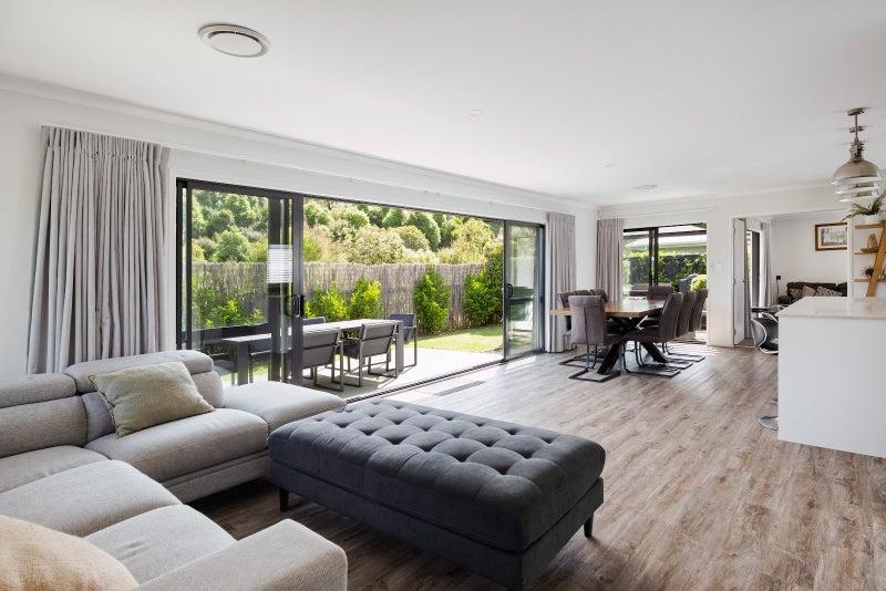 84 Pakanga Grove, Pyes Pa, Tauranga - Carousel 2