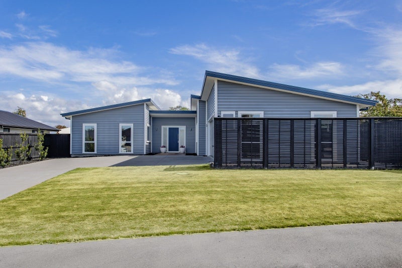 29 Wineberry Avenue, Amberley, Amberley - Carousel 2