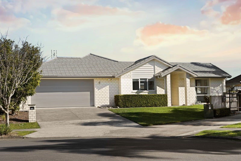 17 Michael Terrence Place, Flagstaff, Hamilton - Carousel 1