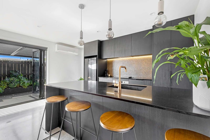 1 Rehua Place, Waiwhakaiho, New Plymouth - Carousel 1