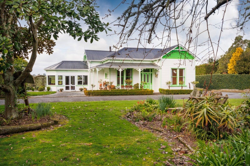 800 Halcombe Road, Feilding - Carousel 1
