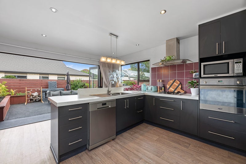 1/64 Parker Street, Springlands, Blenheim - Carousel 2