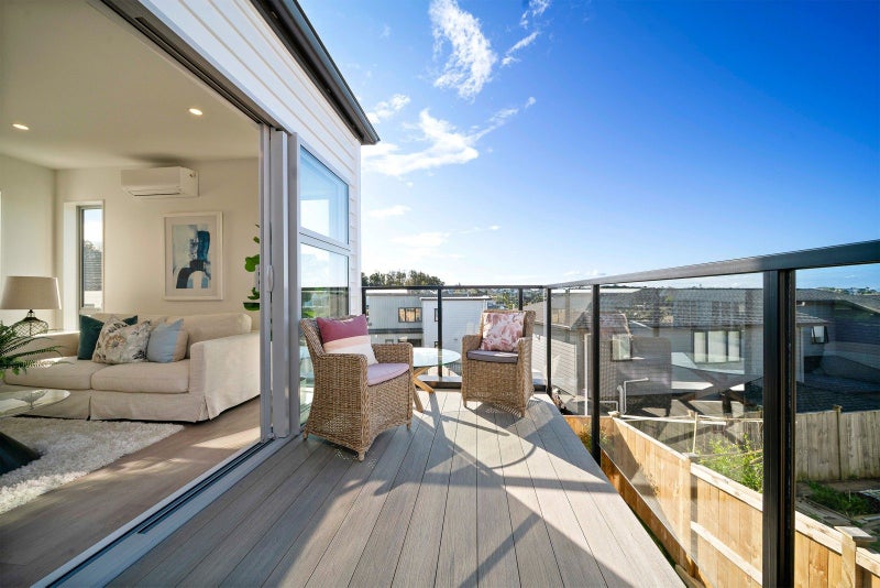 1D Clematis Avenue, Murrays Bay, Auckland - Carousel 2