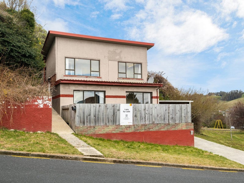 13 Matthew Street, Abbotsford, Dunedin - Carousel 1