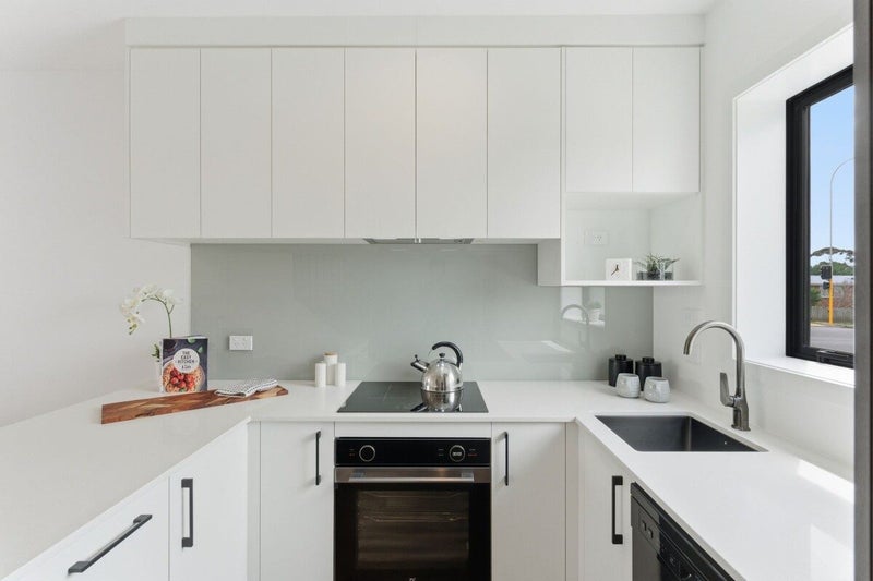 1 Erina Road, Wiri, Auckland - Carousel 2