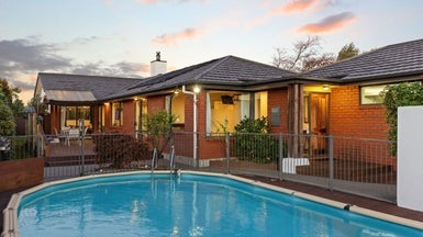 10 Courtfield Close, Parklands, Christchurch - Carousel 1