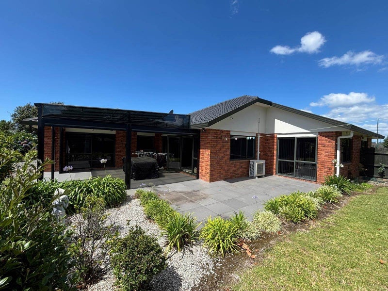 25 Moss Crescent, Takanini, Auckland - Carousel 1