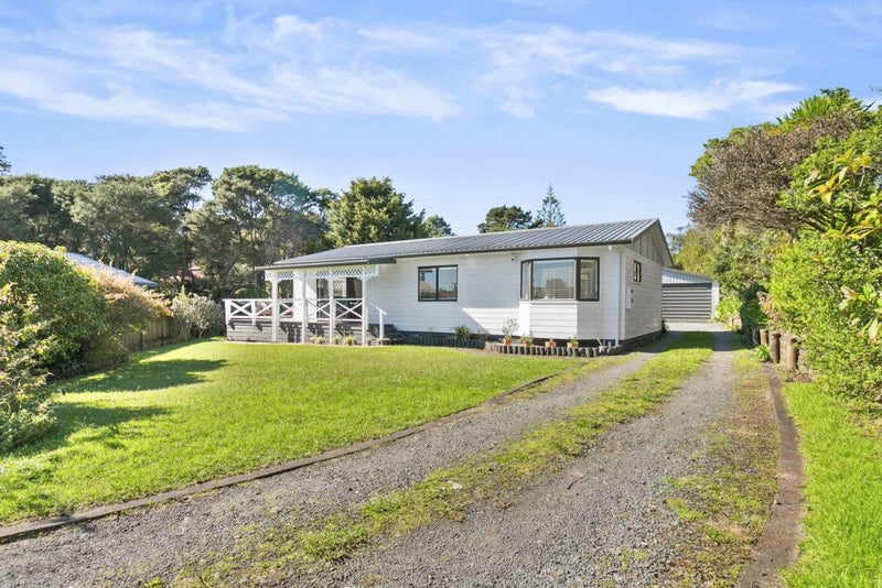73 Meadowvale Rise, Titirangi, Auckland - Carousel 2