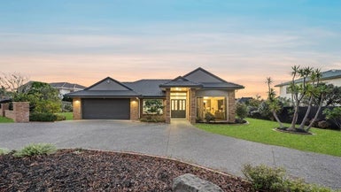 35 Anaheim Boulevard, Shamrock Park, Auckland - Carousel 1