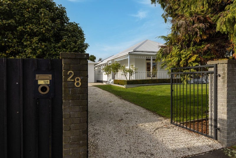 28 Cleveland Street, Edgeware, Christchurch - Carousel 1