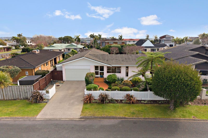 4 Indus Place, Half Moon Bay, Auckland - Carousel 1