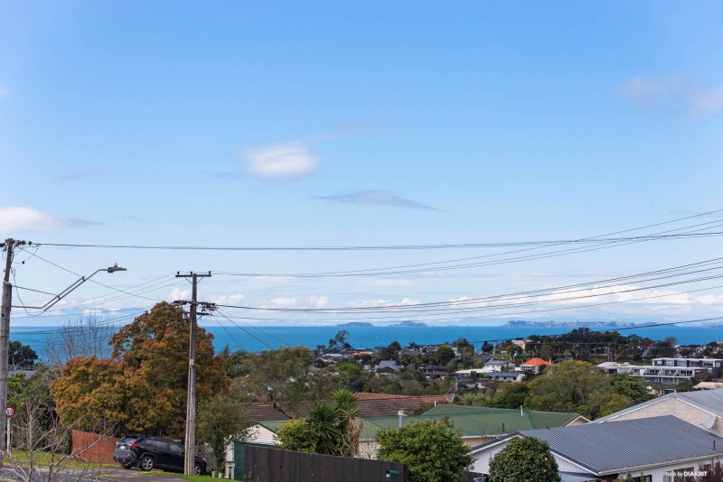 33 Arran Road, Browns Bay, Auckland - Carousel 1