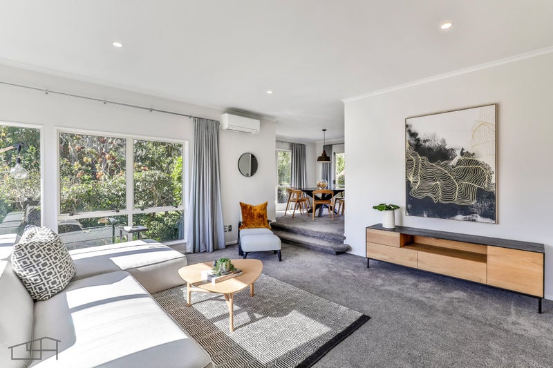 10 Woodfern Crescent, Titirangi, Auckland - Carousel 1