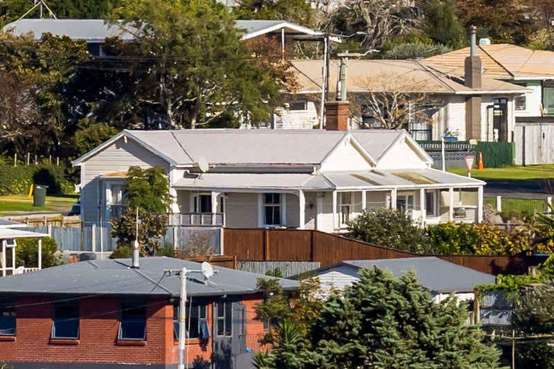 2 Broadway, Waitara, Waitara - Carousel 42