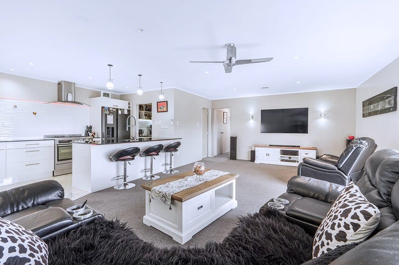 29 Caulfield Place, Nawton, Hamilton - Carousel 1