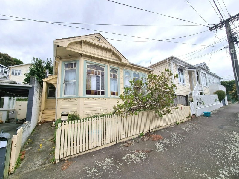 4 Manley Terrace, Newtown, Wellington - Carousel 1