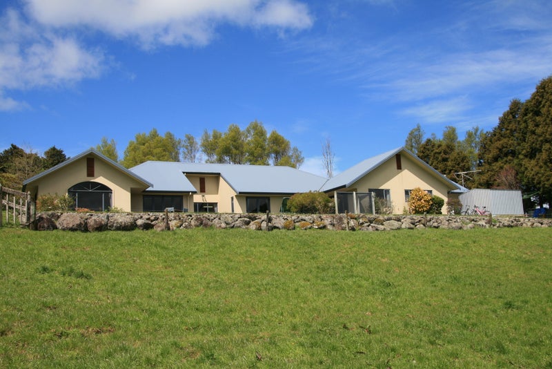311 Croydon Road, Midhirst, Stratford - Carousel 1