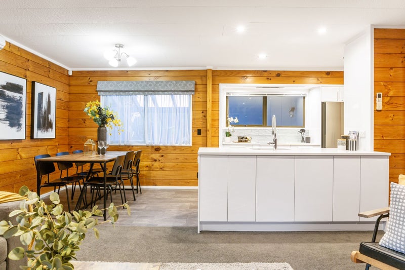37 Bodmin Terrace, Camborne, Porirua - Carousel 2