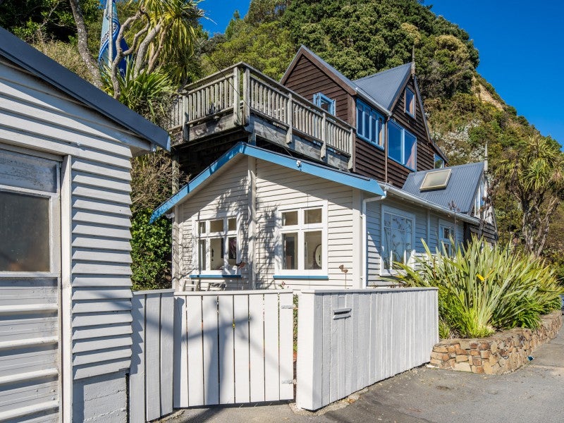501 Marine Drive, Sunshine Bay, Lower Hutt - Carousel 22