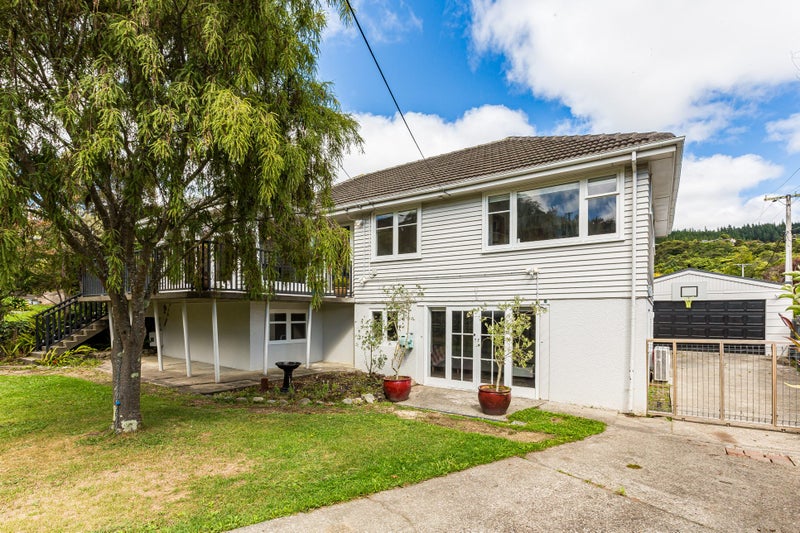 44 Field Street, Silverstream, Upper Hutt - Carousel 1