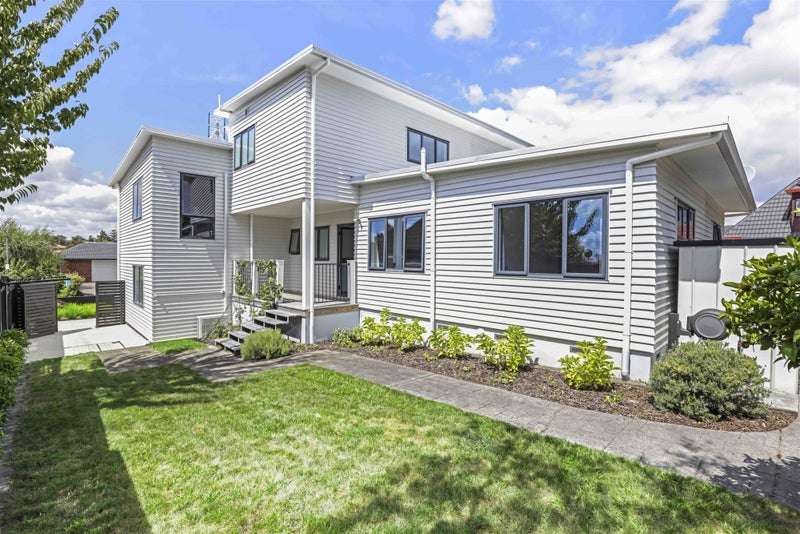 2A Burn-Murdoch Street, St Andrews, Hamilton - Carousel 1