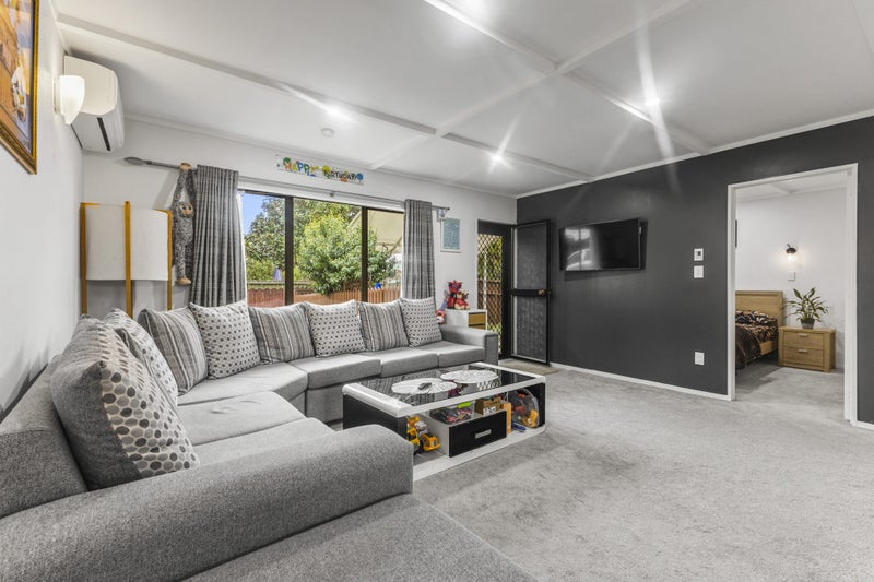 6/25 Waterview Road West, Takanini, Auckland - Carousel 1