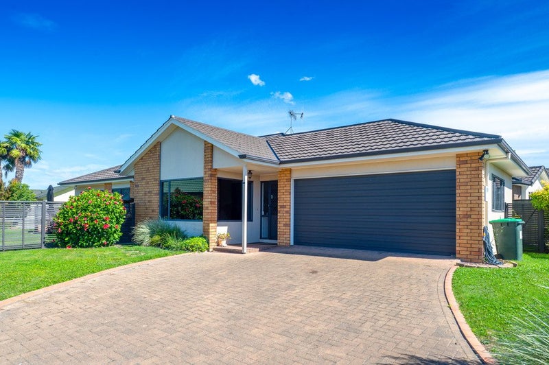 17 Addington Place, Taradale, Napier - Carousel 1