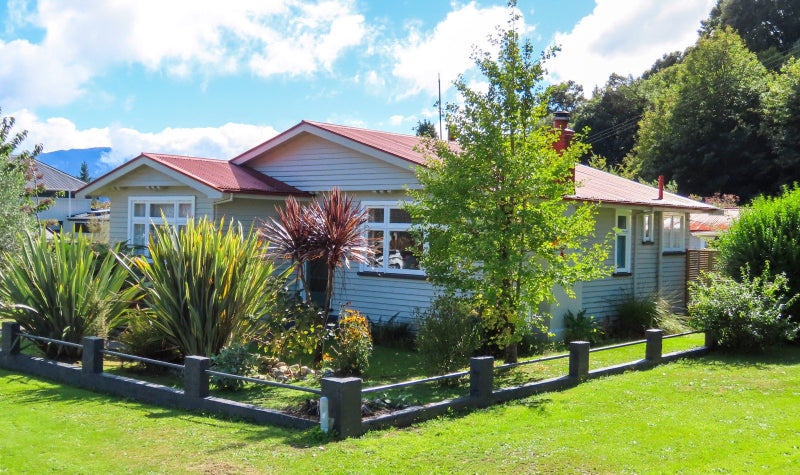 4 Broadway, Reefton, Buller, West Coast - Carousel 1