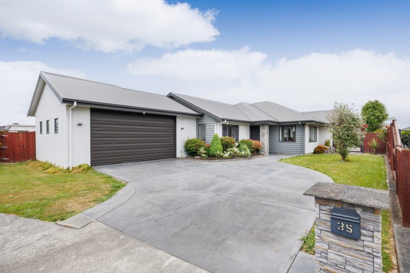35 Pegasus Place, Kelvin Grove, Palmerston North - Carousel 1
