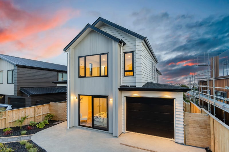 7 Makumaku Place, Long Bay, Auckland - Carousel 2