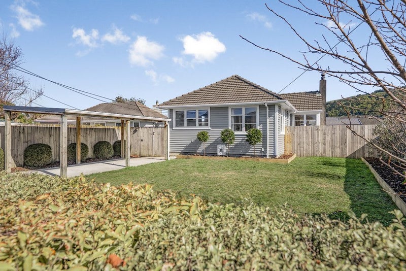 121 Thackeray Street, Trentham, Upper Hutt - Carousel 1