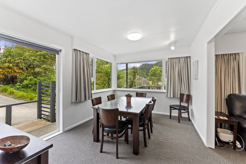 24 Jocelyn Crescent, Pinehaven, Upper Hutt - Carousel 2