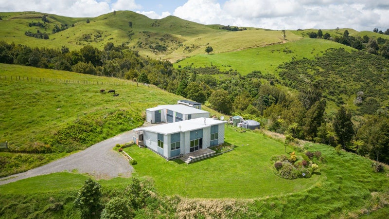 222 Strange Road, Komata, Paeroa - Carousel 2