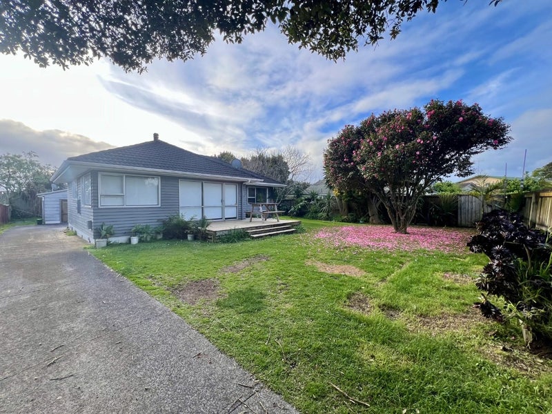 36 Challen Close, Conifer Grove, Takanini - Carousel 22