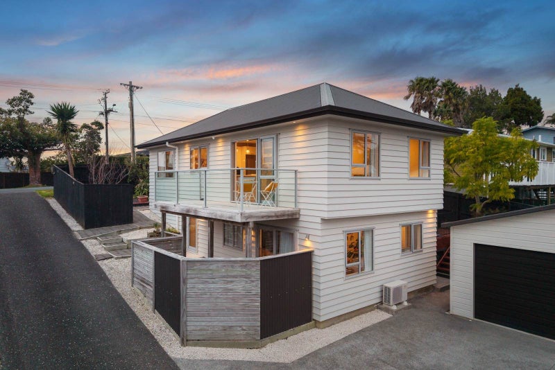 18 Deep Creek Road, Torbay, Auckland - Carousel 1