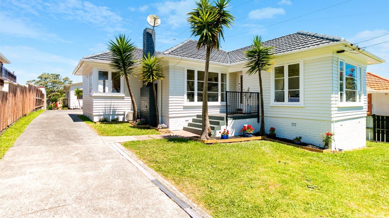 22 White Swan Road, Mount Roskill, Auckland - Carousel 1