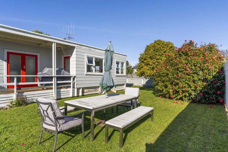 290A Main Highway, Otaki - Carousel 17