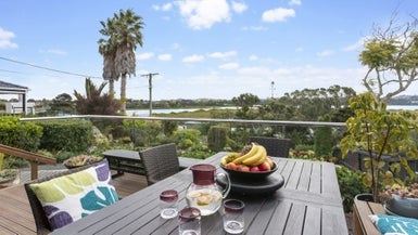 13 The Terrace, Herald Island, Auckland - Carousel 1