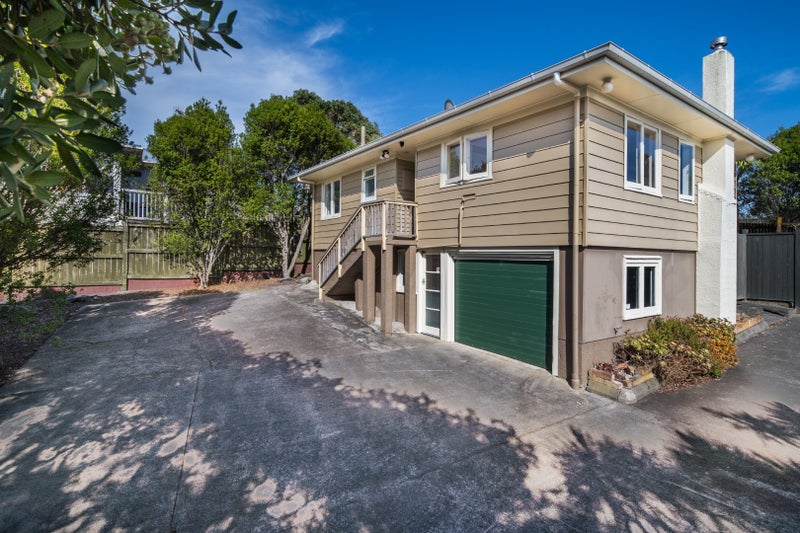 26 Avonleigh Road, Green Bay, Auckland - Carousel 1