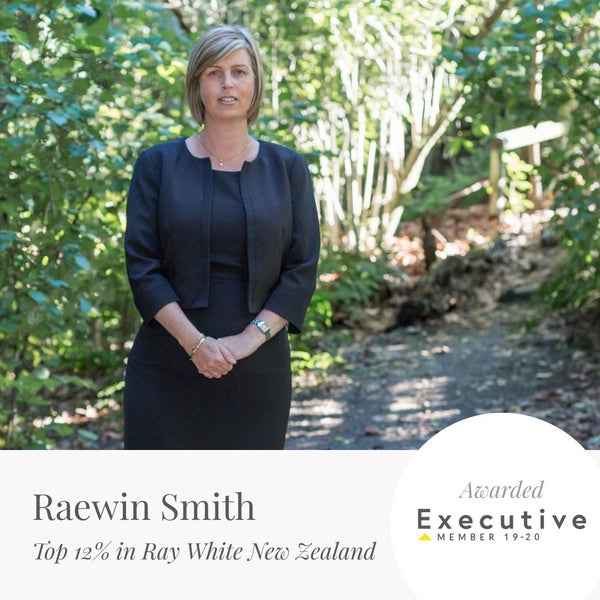 88 Queen Street West, Levin - Carousel 17