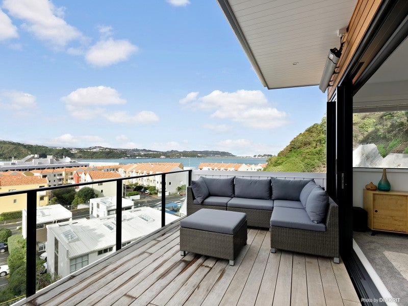308D Evans Bay Parade, Hataitai, Wellington - Carousel 1