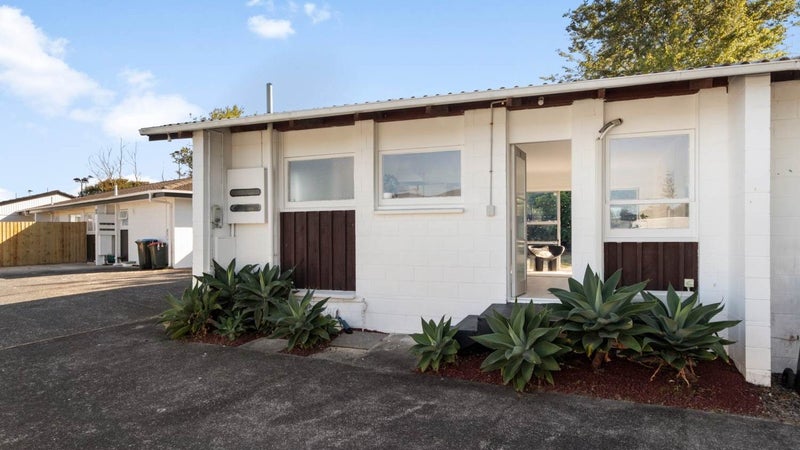 1/37 Oriana Avenue, Lynfield, Auckland - Carousel 1