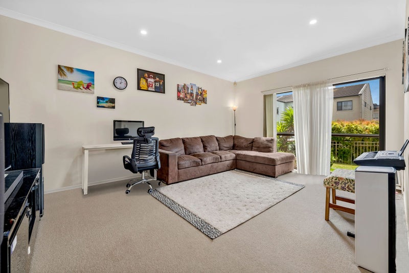 23 Triumph Road, Flat Bush, Auckland - Carousel 2
